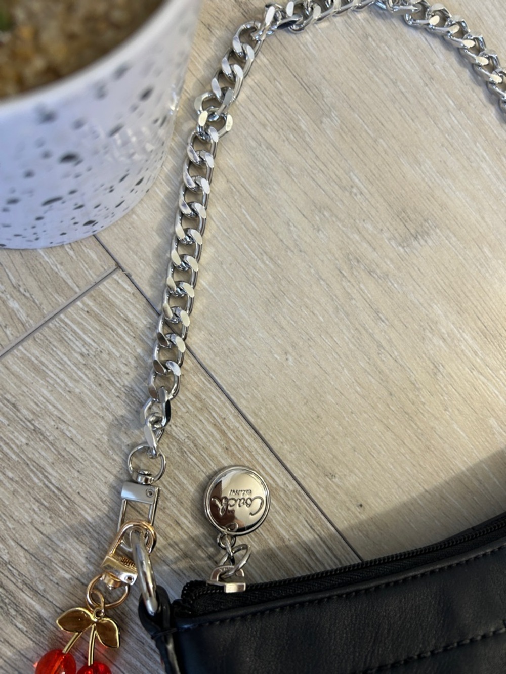 Coach Vintage Black Leather Shoulder Bag with Silver Chain Strap and Charm - Picture 4 of 10